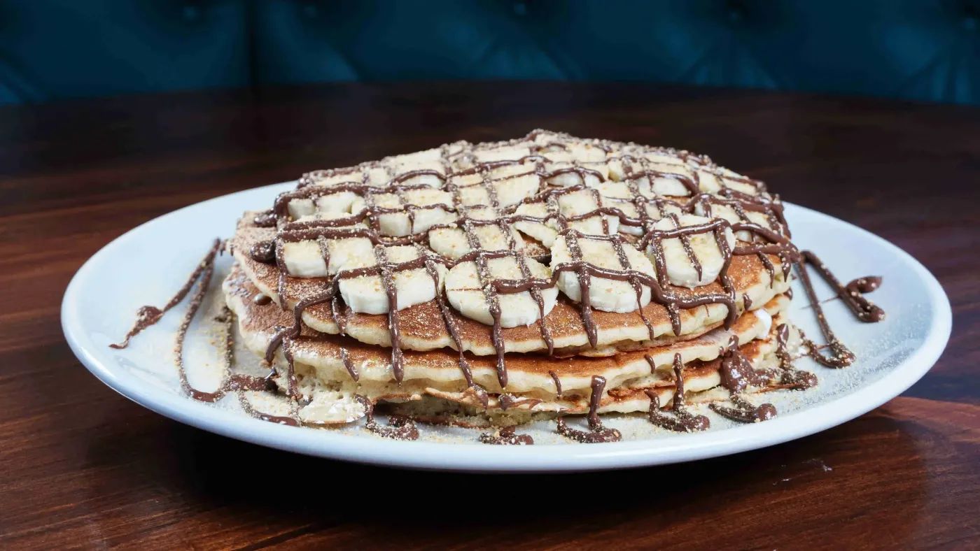 BANANA NUTELLA PANCAKES