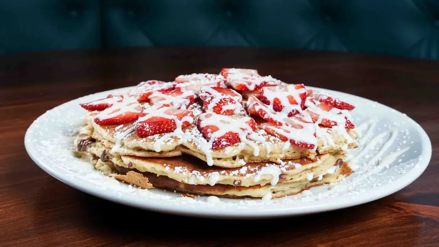 STRAWBERRY CREAM CHEESE PANCAKES