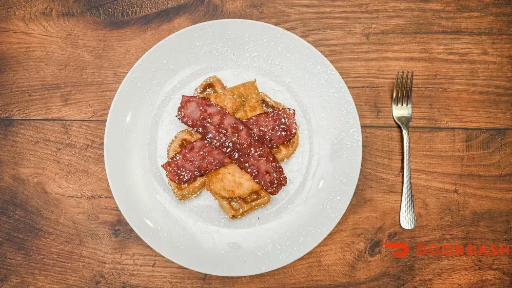 CHICKEN AND WAFFLES (HALAL)